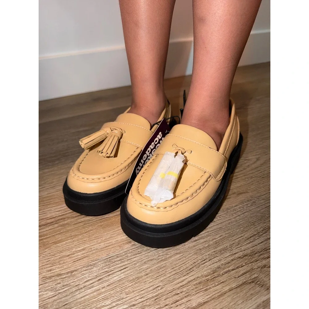 Girl shoes size 1 loafers